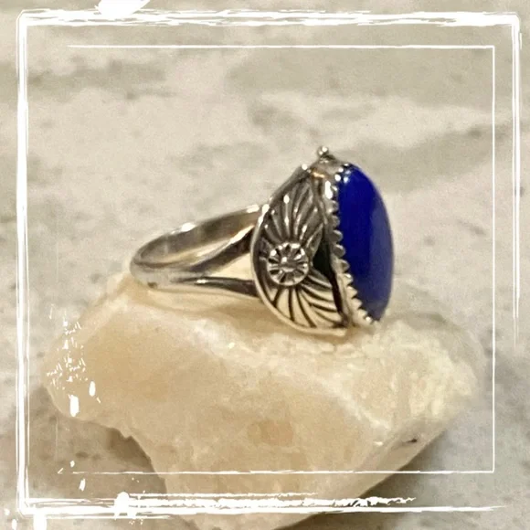 Vintage Sterling Silver Oval Lapis Lazuli Ring - Picture 4 of 12